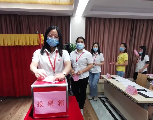 ϲѶ���㶫���Ѹ�Ů��ϻ���ʽ������ (3)