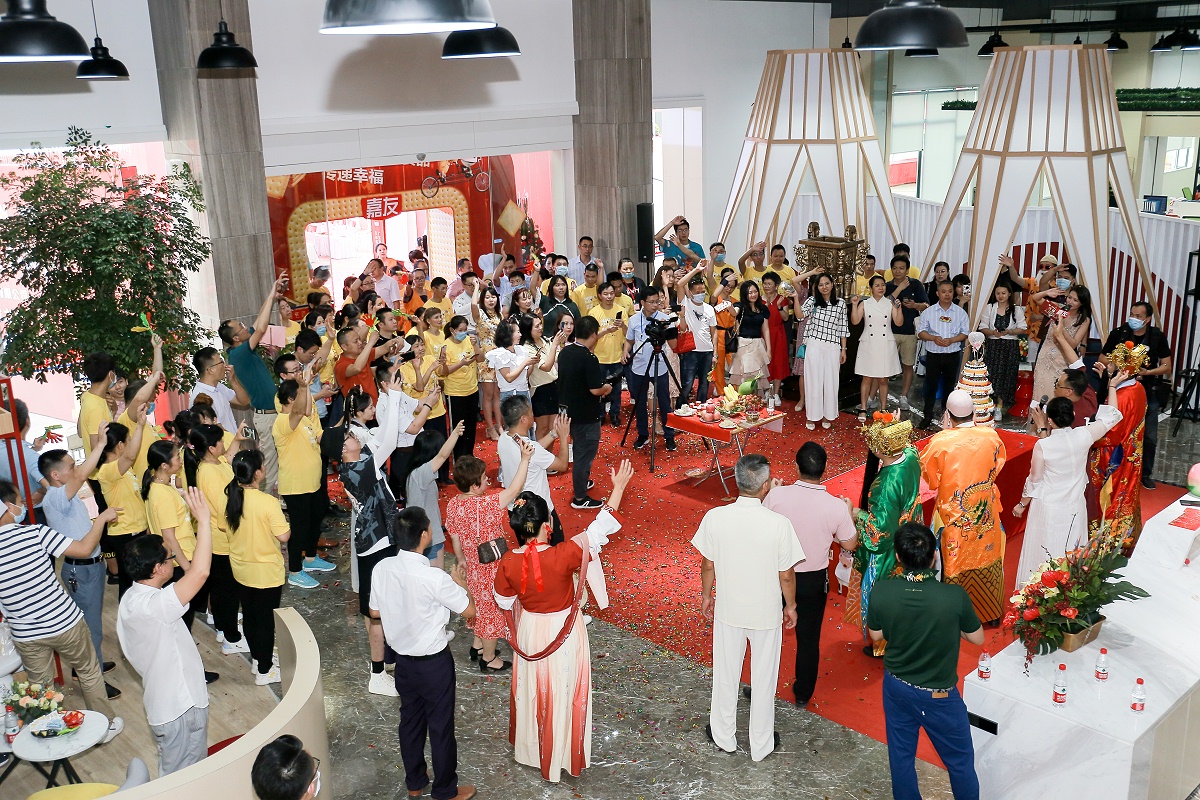 �����˹�ͬ�ϳ����Ҹ����ѡ�